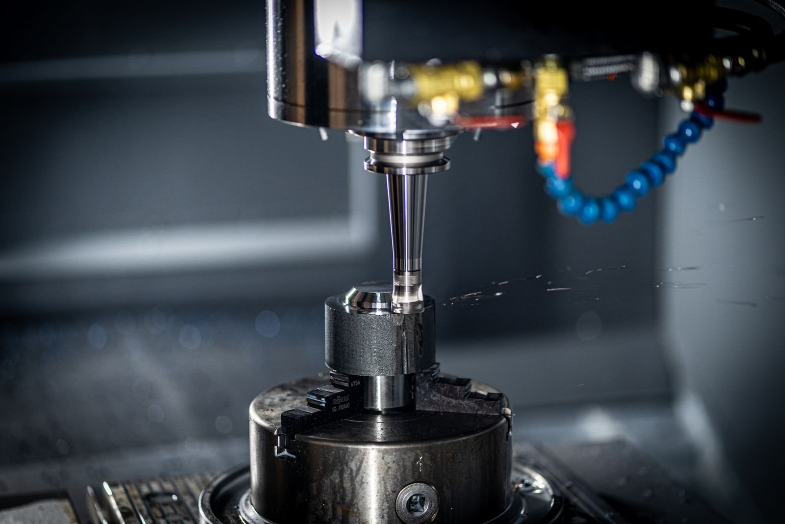 Máy CNC gia công chính xác linh kiện cơ khí